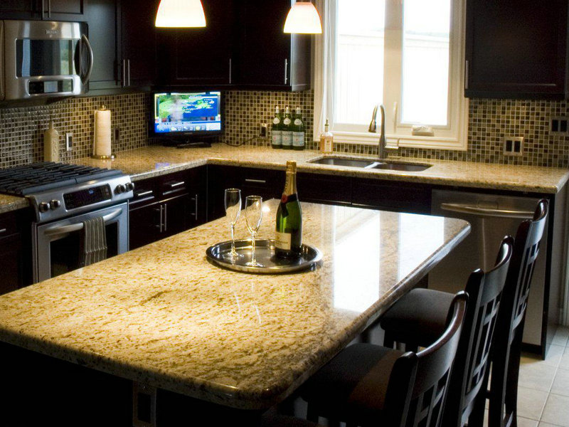 Fashion High Quality Giallo Ornamental Granite Kitchen Countertop (YQW-GC1004)