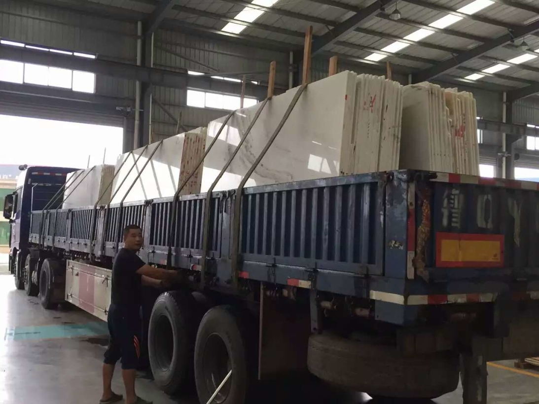 Arabescato Venato marble | A full truck of Arabescato Venato marble slabs are ready for delivering to our customer